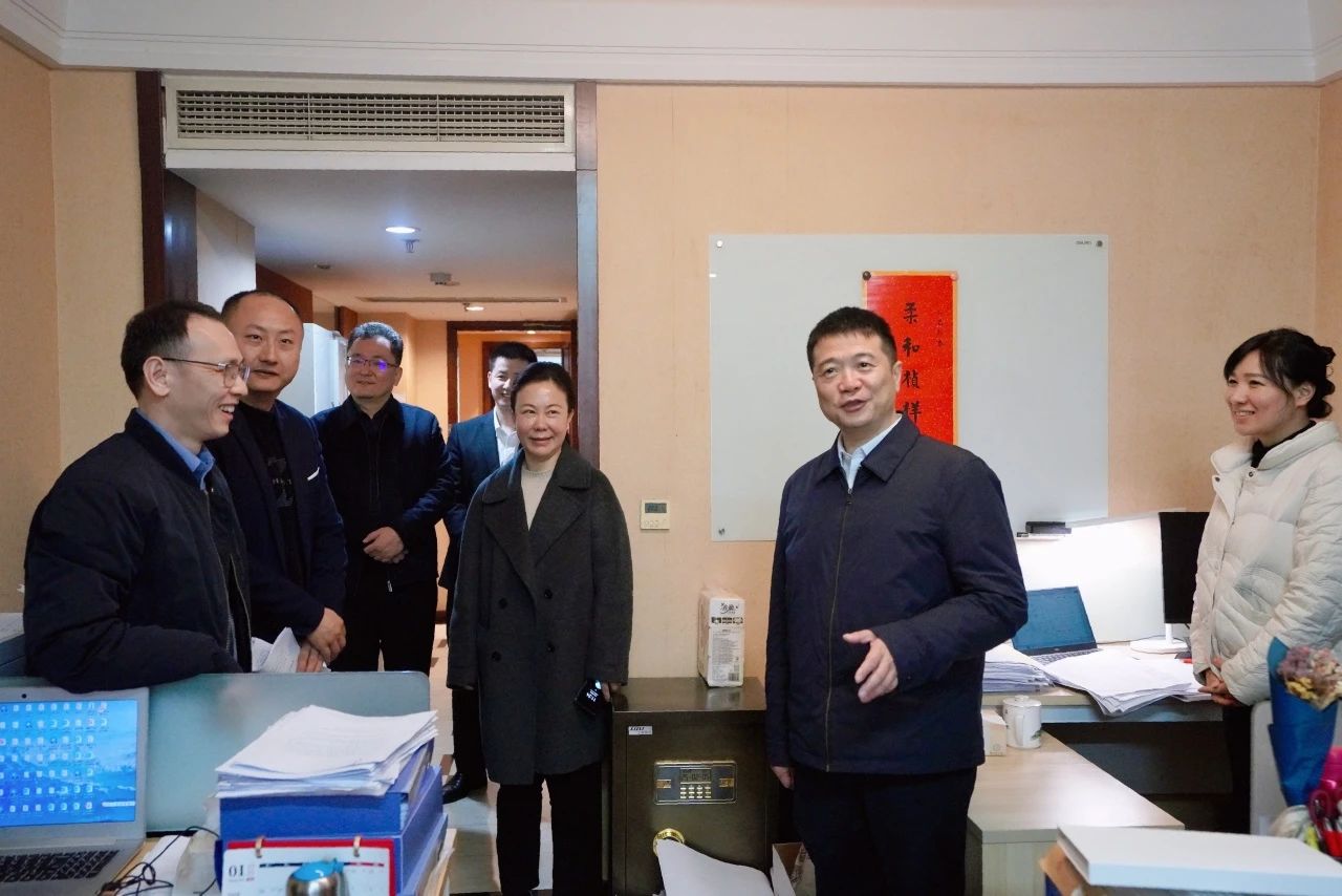 温暖启航，共赴新篇！—— 省尊龙凯时集团领导走访慰问干部职工